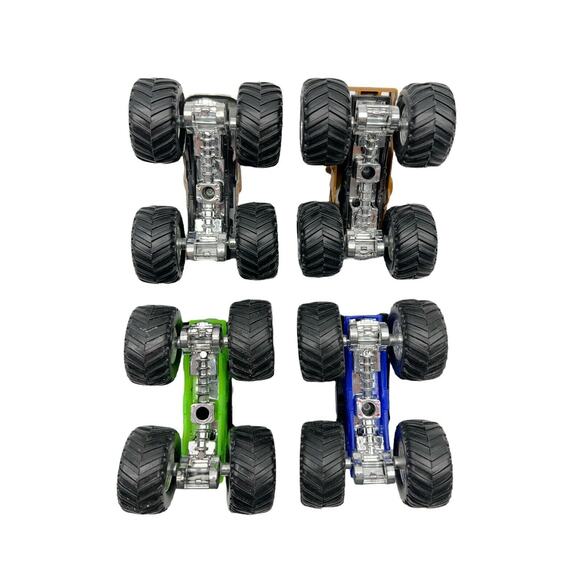Lot of 4 Hot Wheels Monster Jam Trucks 1/64 Grave Digger Scooby-Doo El Toro etc. - Picture 9 of 10